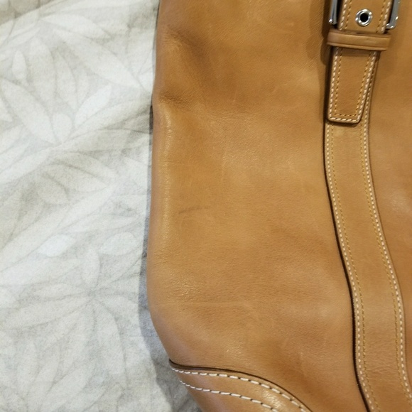 Authentic Coach Hampton Camel Brown Leather Bag - Picture 3 of 8